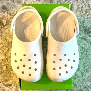 White Crocs youth size 4